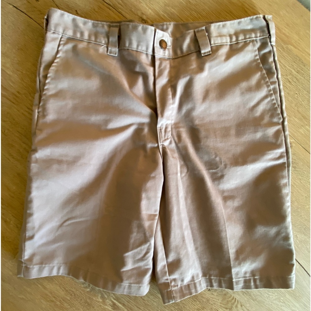 Men’s Dickies khaki shorts
